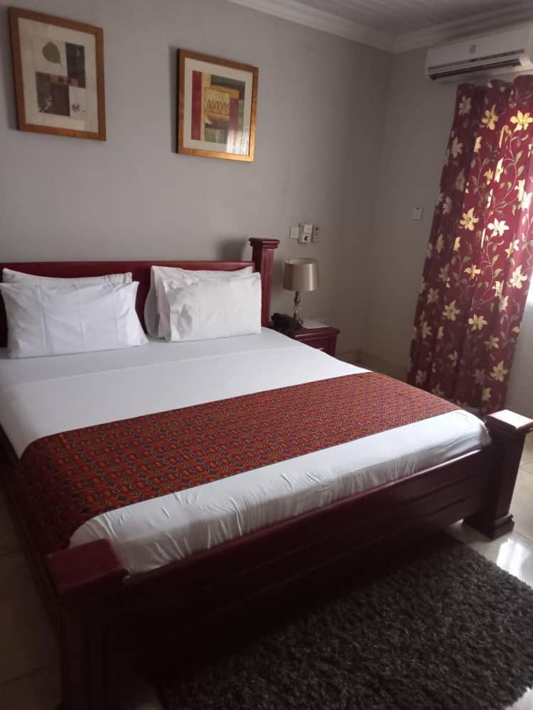 Benconi Lodge Accra Bagian luar foto