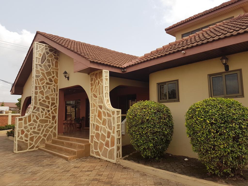 Benconi Lodge Accra Bagian luar foto